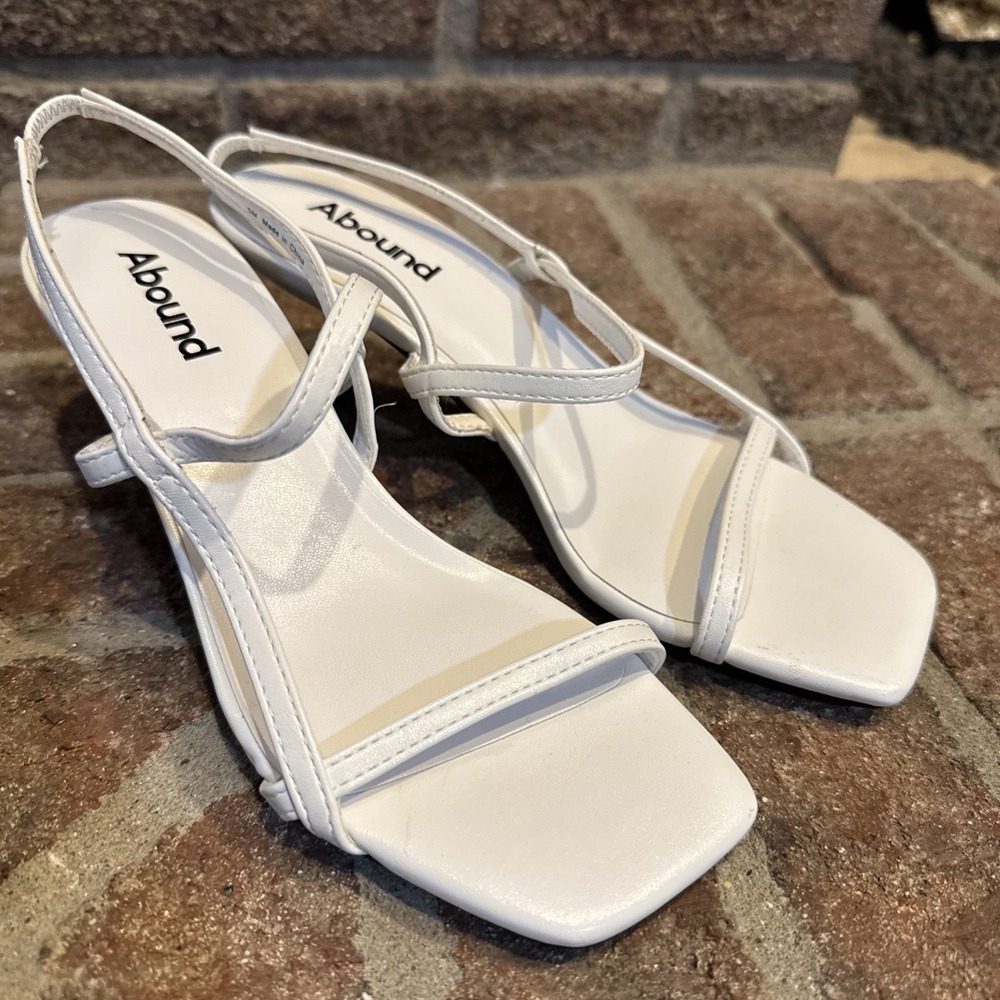Abound Womens Mandy White Blanc Slingback Kitten Heels Sandals Size 5